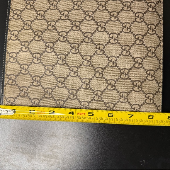 Authentic GG Supreme Monogram Blind For Love Wristlet Pouch Black - Picture 4 of 8